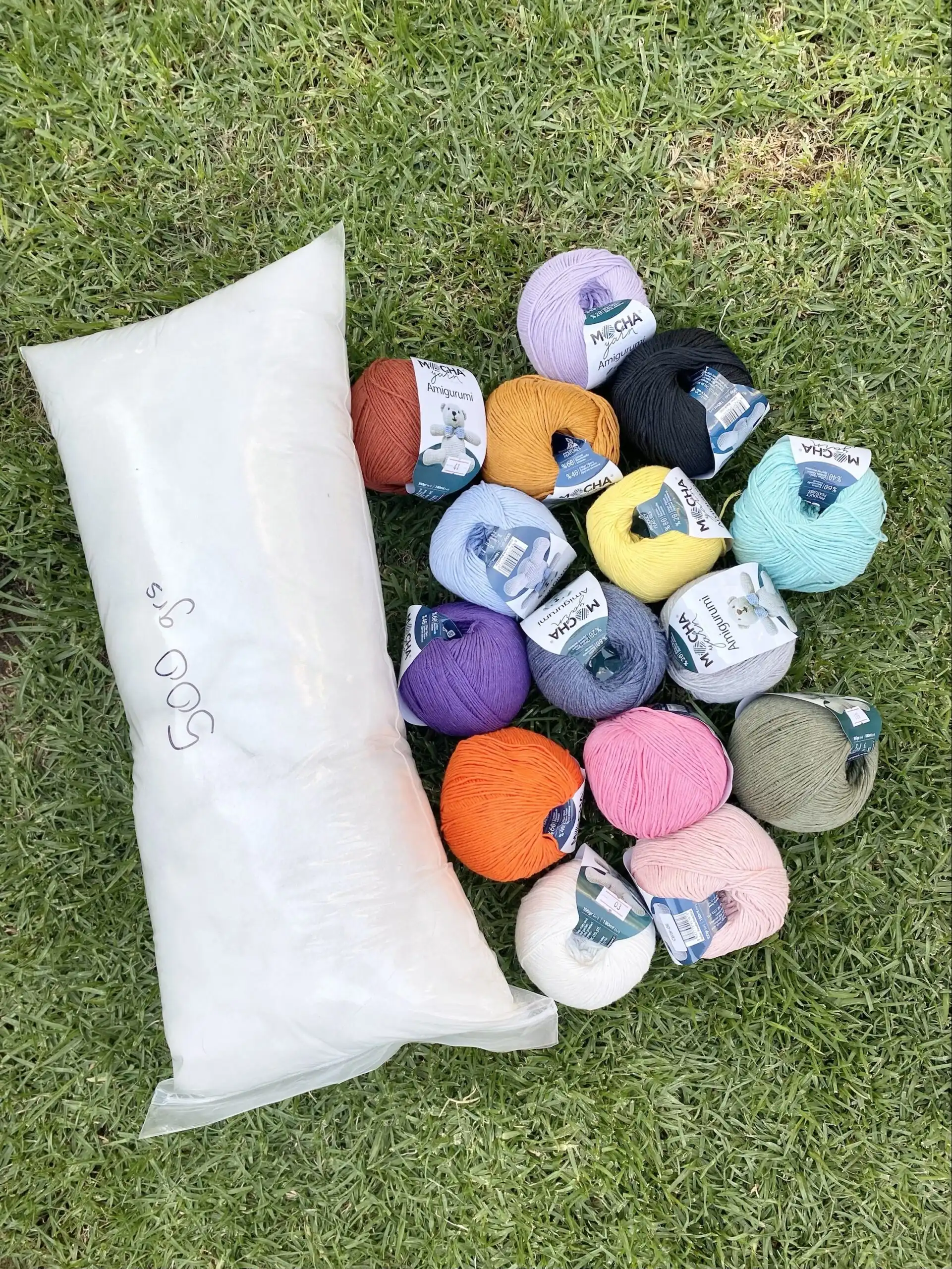 15 Amigurumis color a elección + 500 gramos de relleno