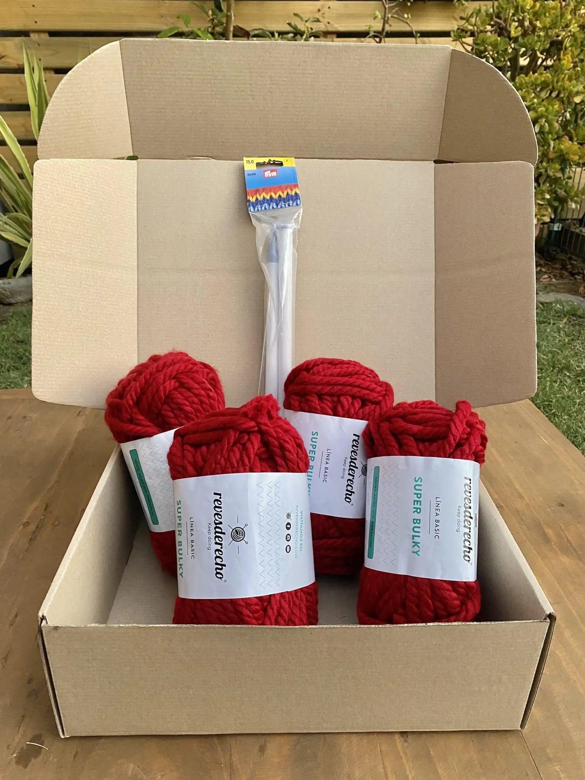 4 Super Bulky Rojo Italiano + Palillos N°15